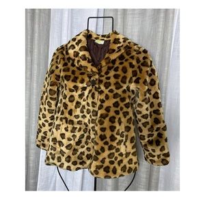 Cheetah print coat 🧥